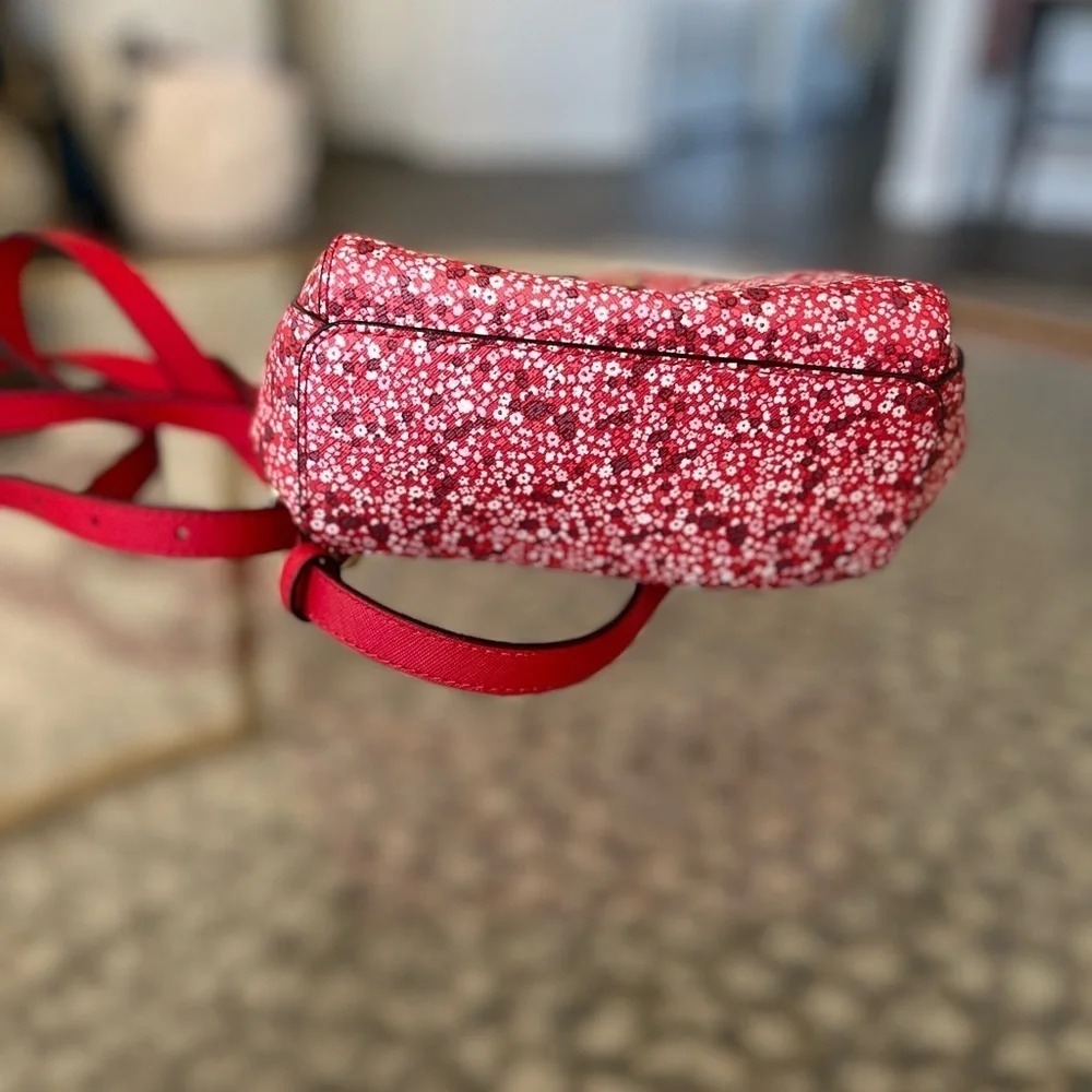 🌸NWT Authentic Michael Kors Abbey Mini Backpack - Red Floral with Gold Accents
